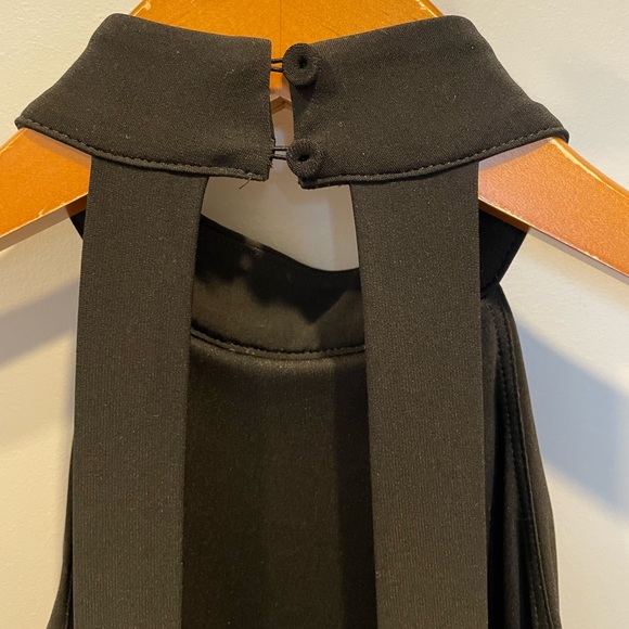 Express *BLACK* Mock Neck Tank EUC - Picture 6 of 10